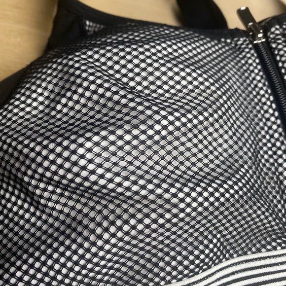 VSX Victoria’s Secret Sports Bra size 36B - Picture 2 of 7